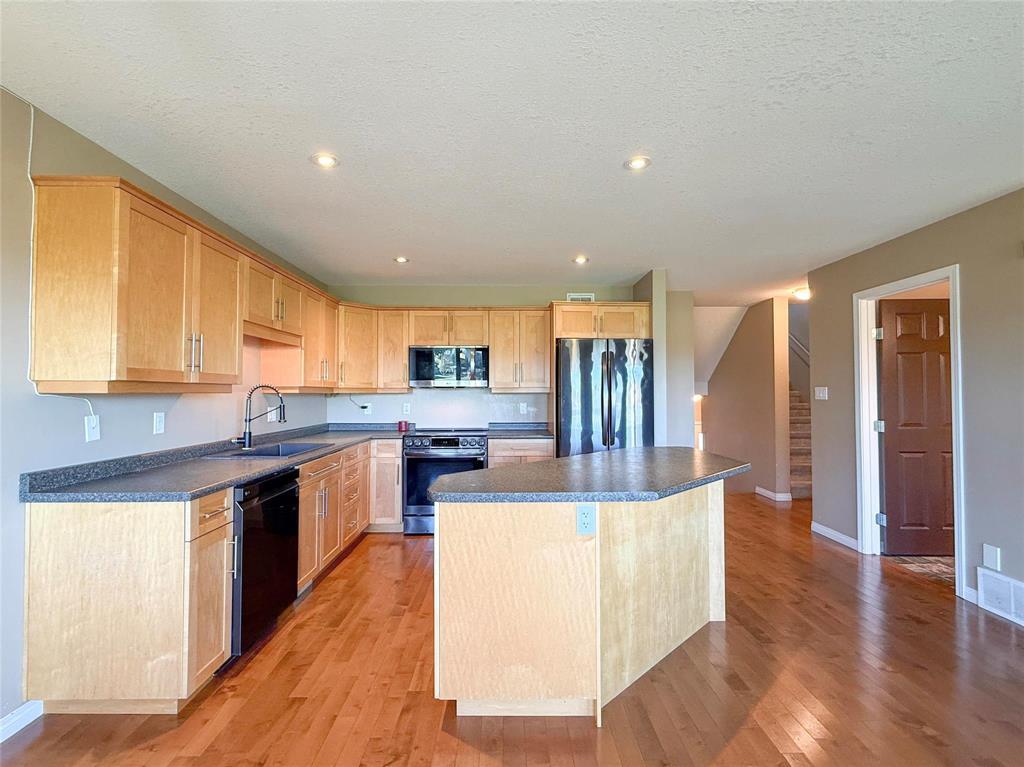 79 Aldrin Way SE, Brandon, Manitoba  R7A 2V7 - Photo 6 - 202623583