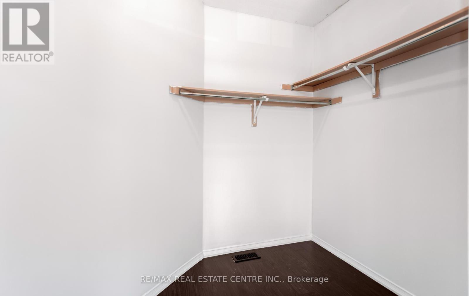 Upper - 2874 Gardenview Crescent, Mississauga, Ontario  L5M 5T4 - Photo 33 - W13839268