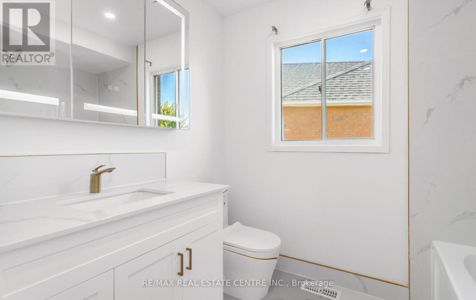 Upper - 2874 Gardenview Crescent, Mississauga, Ontario  L5M 5T4 - Photo 45 - W13839268