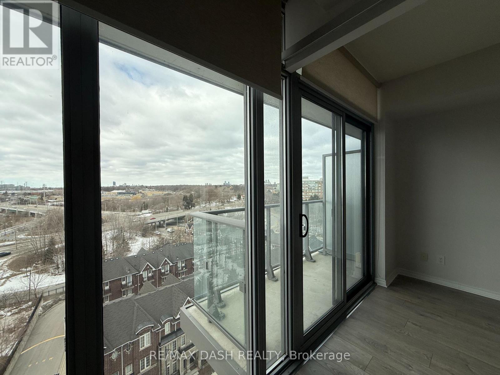 909 - 105 The Queensway Avenue, Toronto, Ontario  M6S 5B5 - Photo 11 - W13839294