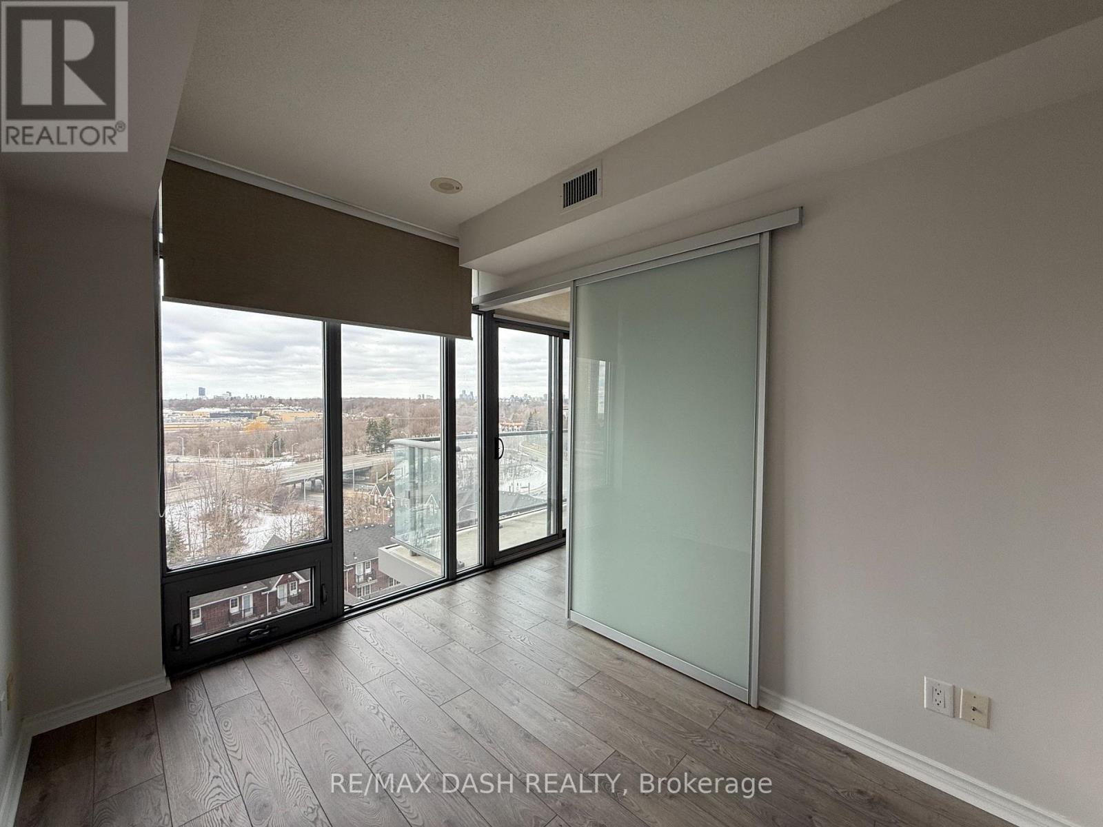 909 - 105 The Queensway Avenue, Toronto, Ontario  M6S 5B5 - Photo 12 - W13839294