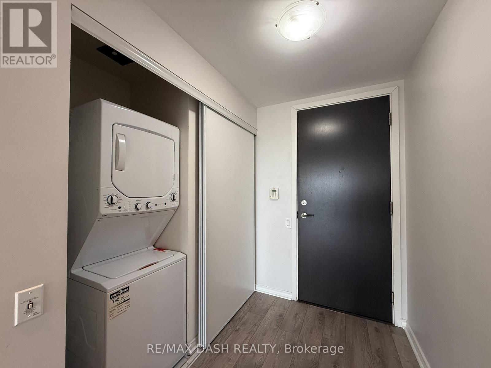 909 - 105 The Queensway Avenue, Toronto, Ontario  M6S 5B5 - Photo 6 - W13839294
