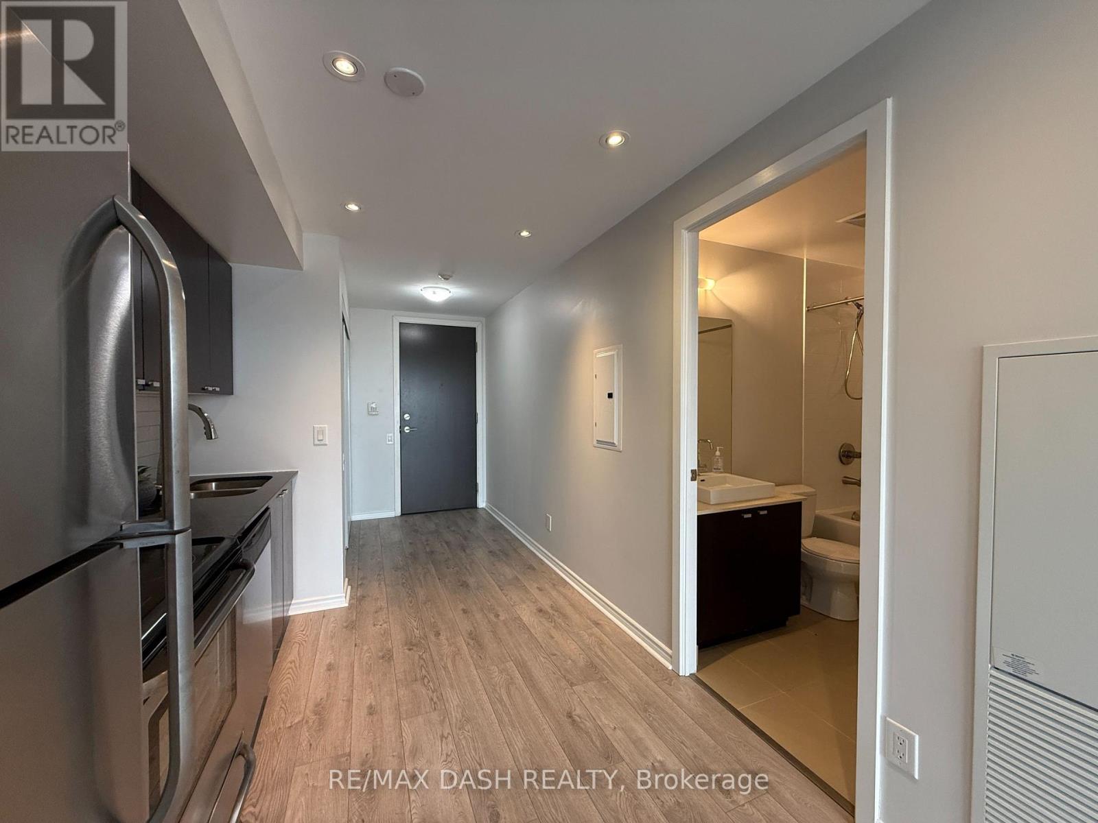 909 - 105 The Queensway Avenue, Toronto, Ontario  M6S 5B5 - Photo 8 - W13839294