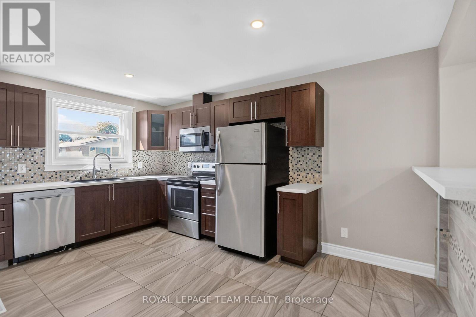 97 Doane Street, Ottawa, Ontario  K2B 6G7 - Photo 6 - X13837380