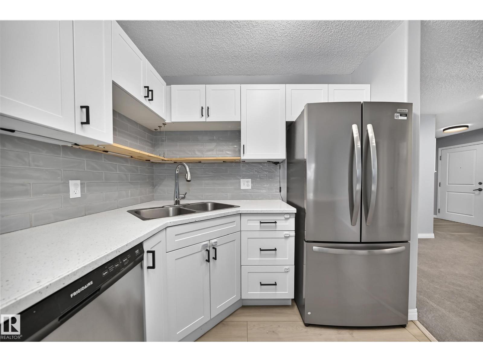 #112 11325 83 ST NW