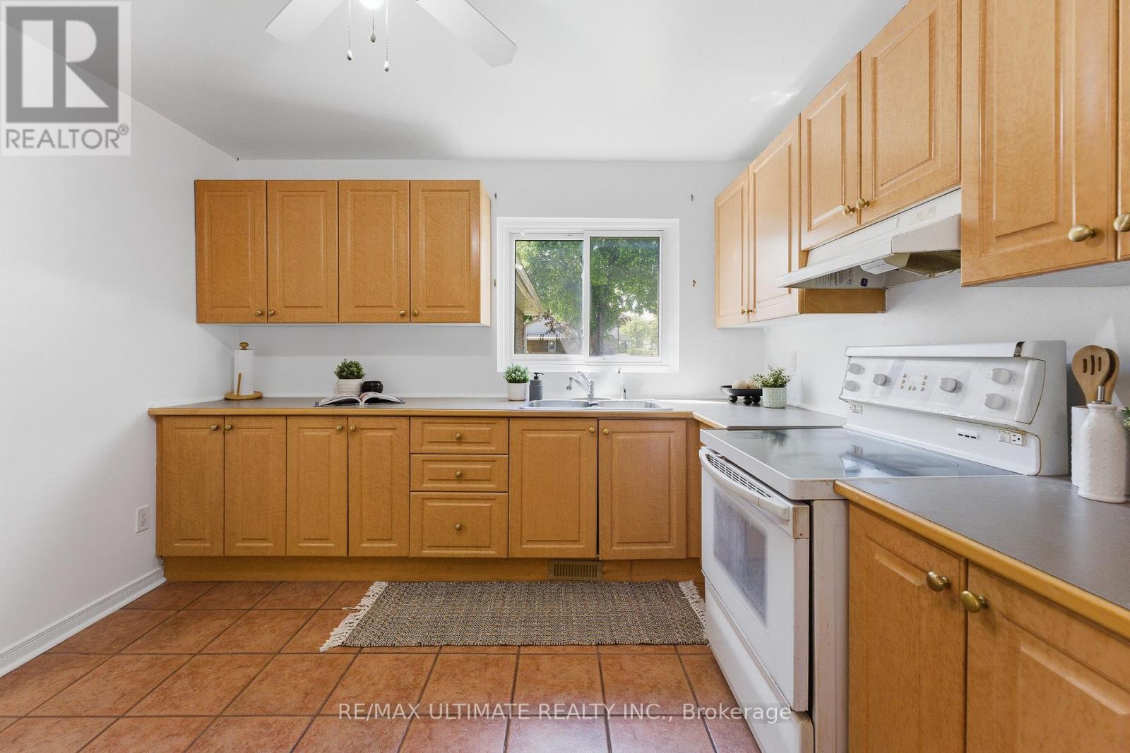 17 Quantrell Trail, Toronto, Ontario  M1B 1L7 - Photo 10 - E13241634
