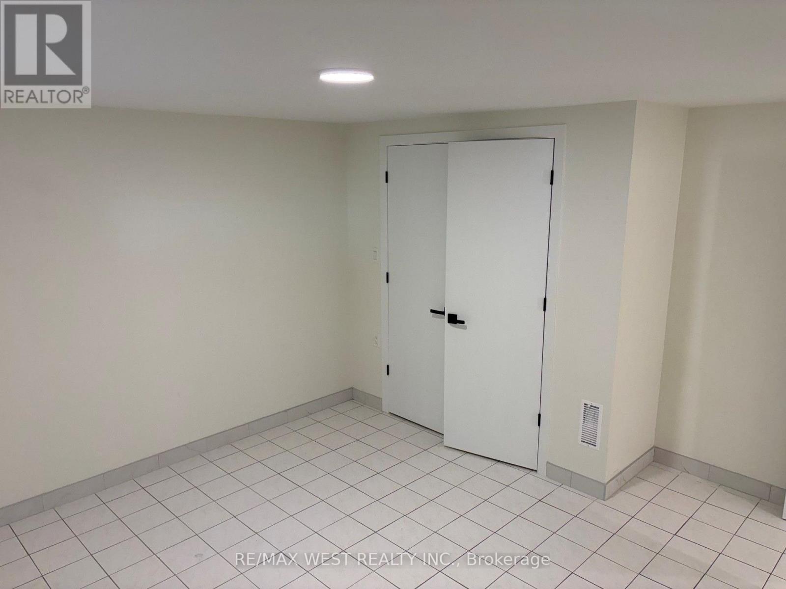 23 Sellmar Road, Toronto, Ontario  M9P 3E4 - Photo 16 - W13837376