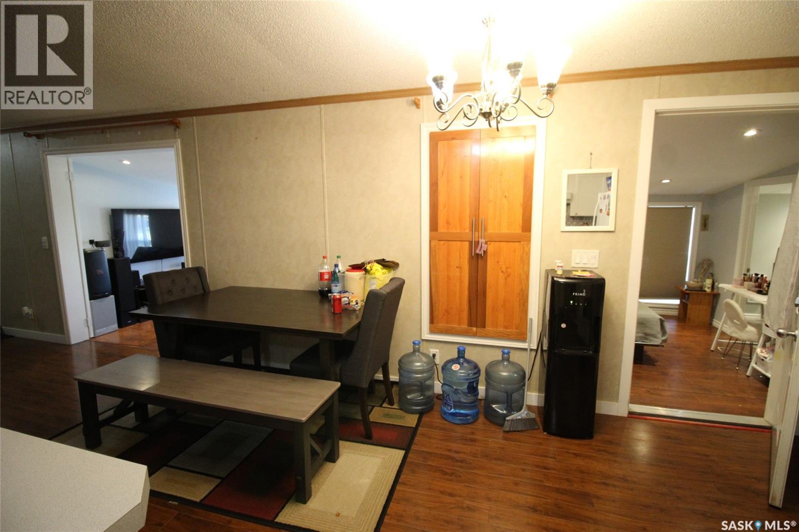 3027 Norman Place, Frontier, Saskatchewan  S0N 0W0 - Photo 4 - SK049850