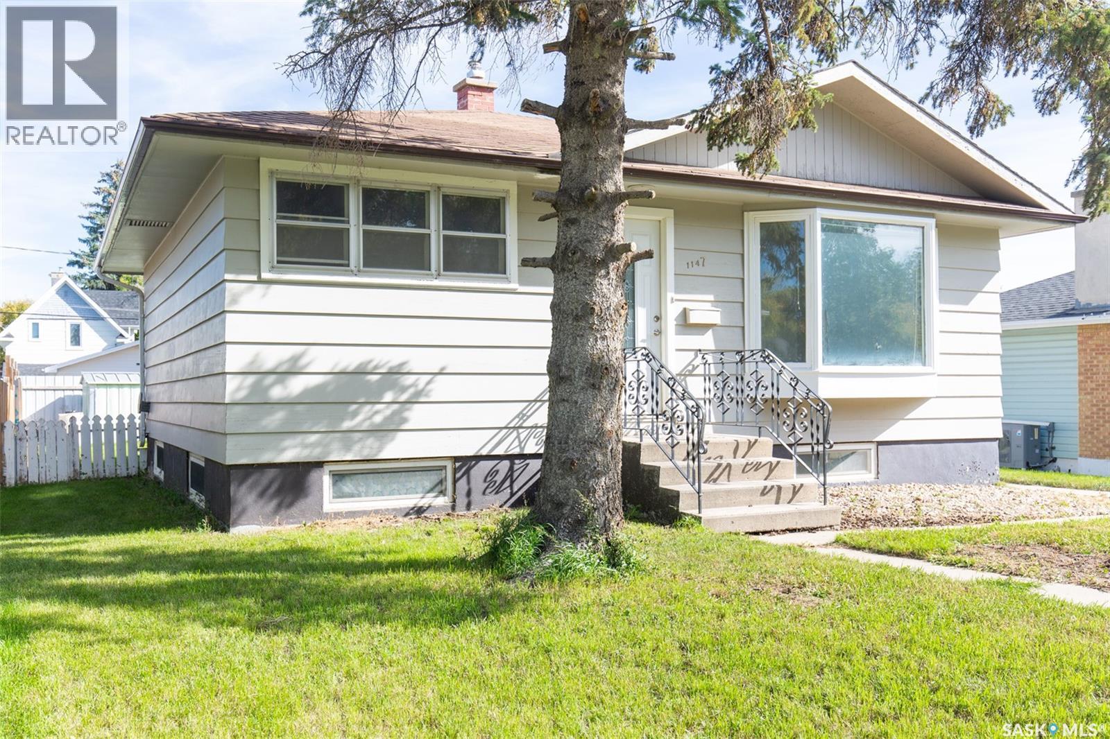 1147 Main Street N, Moose Jaw, Saskatchewan  S6H 0X3 - Photo 2 - SK049848
