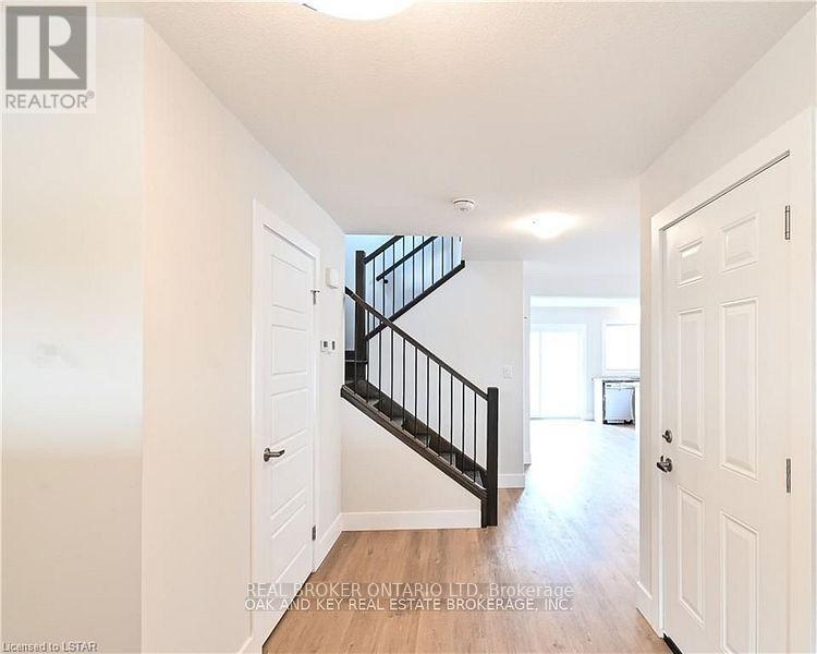 83 Renaissance Drive, St. Thomas, Ontario  N5R 0K1 - Photo 2 - X13839628