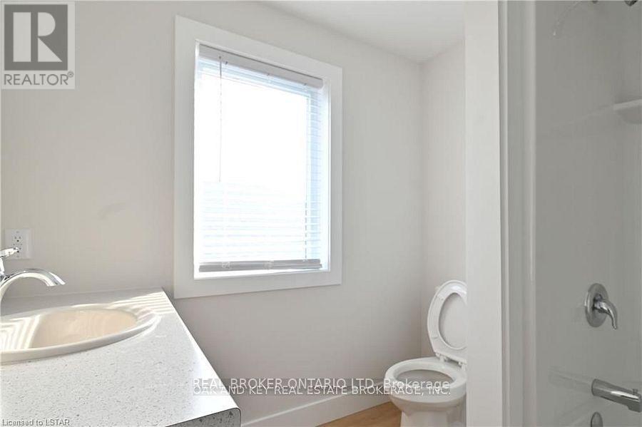 83 Renaissance Drive, St. Thomas, Ontario  N5R 0K1 - Photo 8 - X13839628
