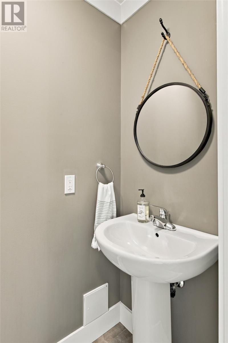 18 Great Southern Drive, St. John's — photo 13