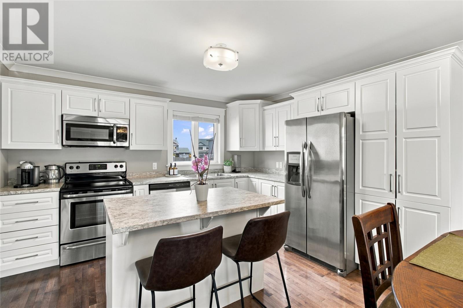 18 Great Southern Drive, St. John's — photo 9