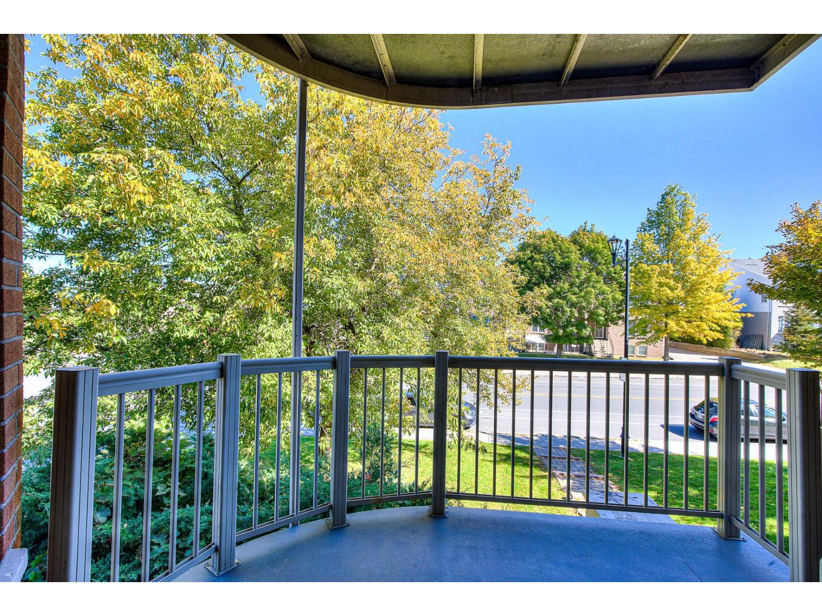 4752 Av. du Château-Pierrefonds|#102 Montréal (Pierrefonds-Roxboro) Quebec Canada H9R1R5 5