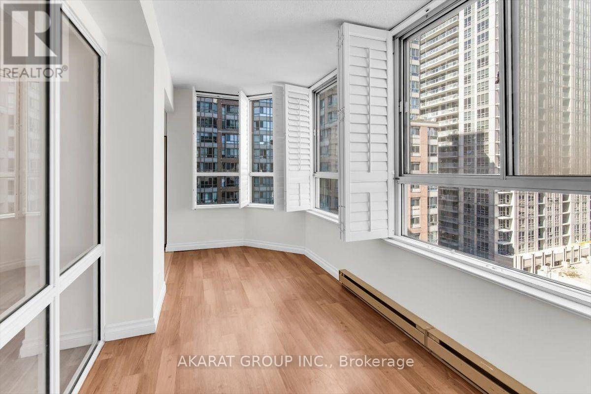 1204 - 44 Gerrard Street W, Toronto, Ontario  M5G 2K2 - Photo 13 - C13839374