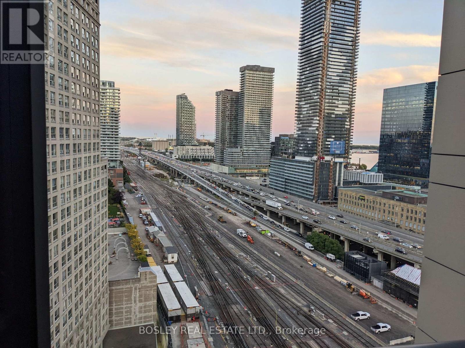 1806 - 1 The Esplanade Avenue, Toronto (Waterfront Communities), Ontario  M5E 0A8 - Photo 13 - C13839380