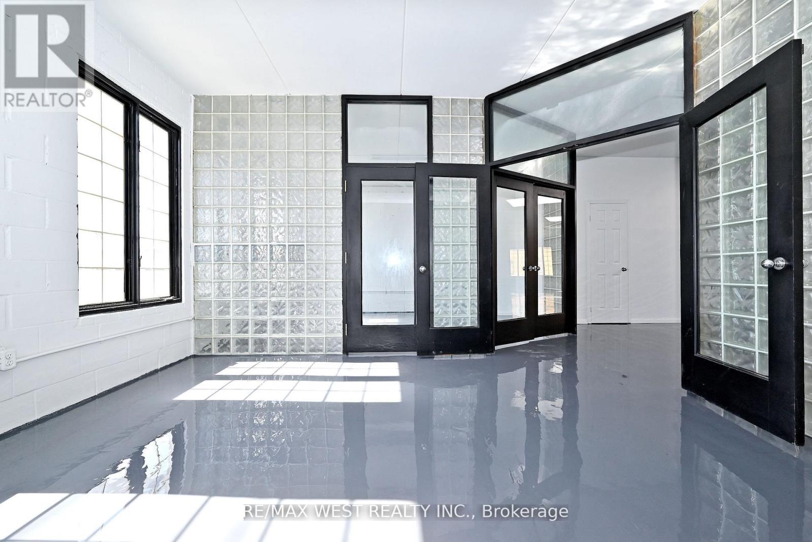 Upper - 31 Atlantic Avenue, Toronto, Ontario  M6K 3E7 - Photo 17 - C13839438
