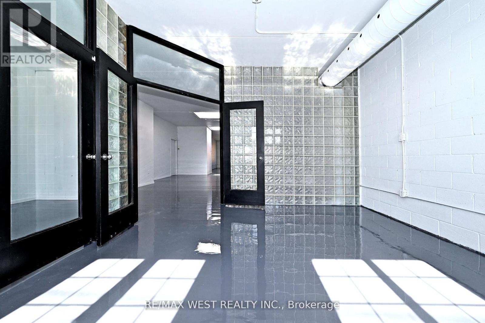 Upper - 31 Atlantic Avenue, Toronto, Ontario  M6K 3E7 - Photo 19 - C13839438