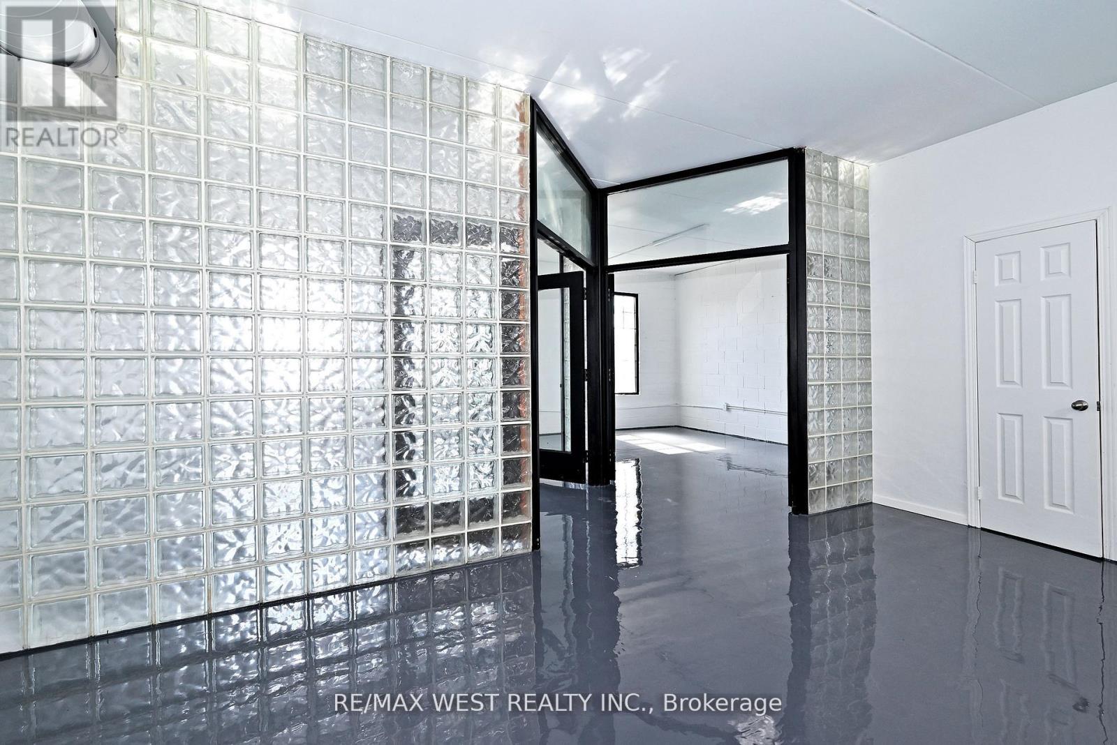 Upper - 31 Atlantic Avenue, Toronto, Ontario  M6K 3E7 - Photo 21 - C13839438