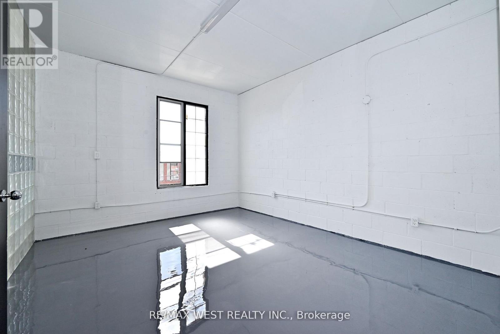 Upper - 31 Atlantic Avenue, Toronto, Ontario  M6K 3E7 - Photo 22 - C13839438