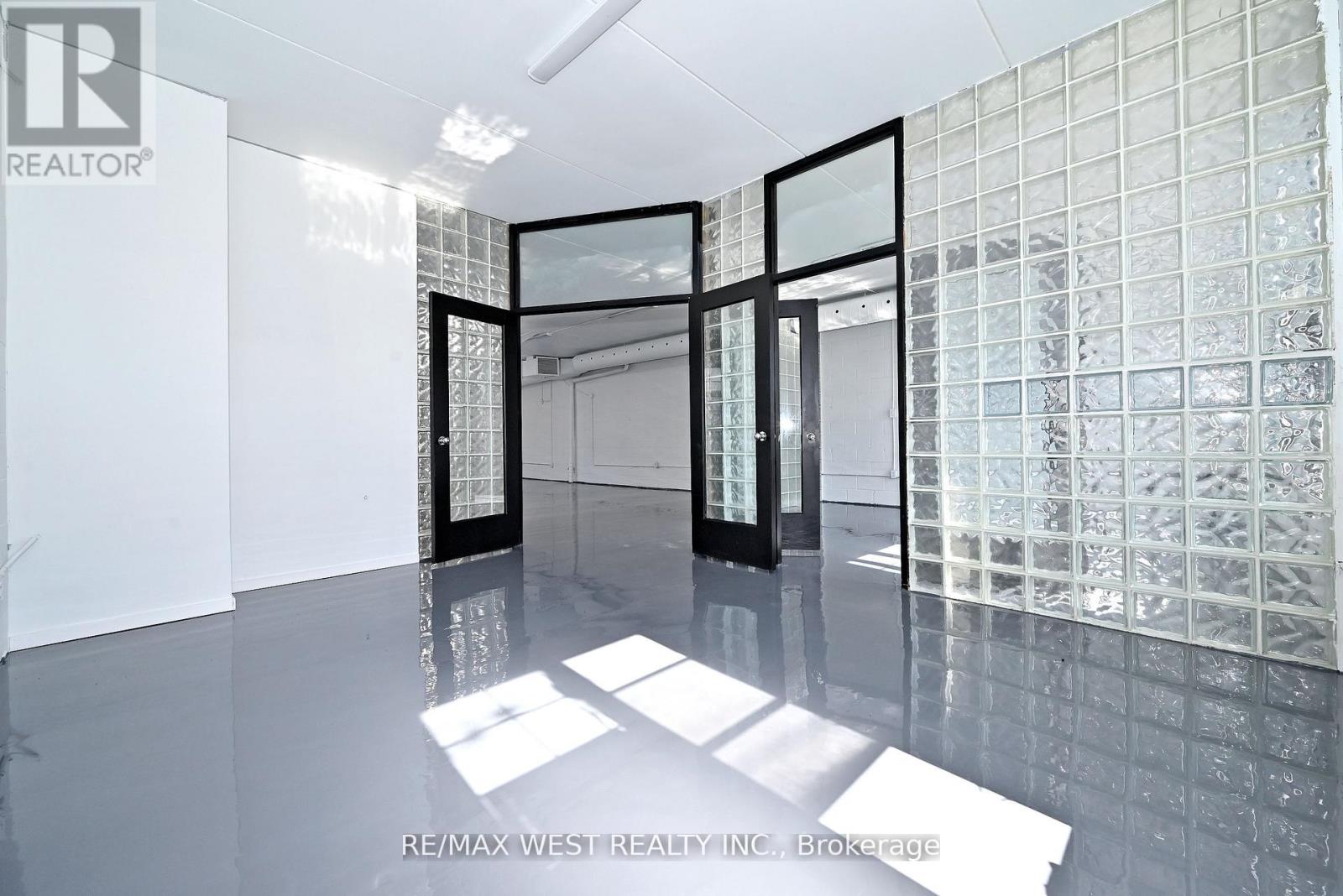 Upper - 31 Atlantic Avenue, Toronto, Ontario  M6K 3E7 - Photo 24 - C13839438