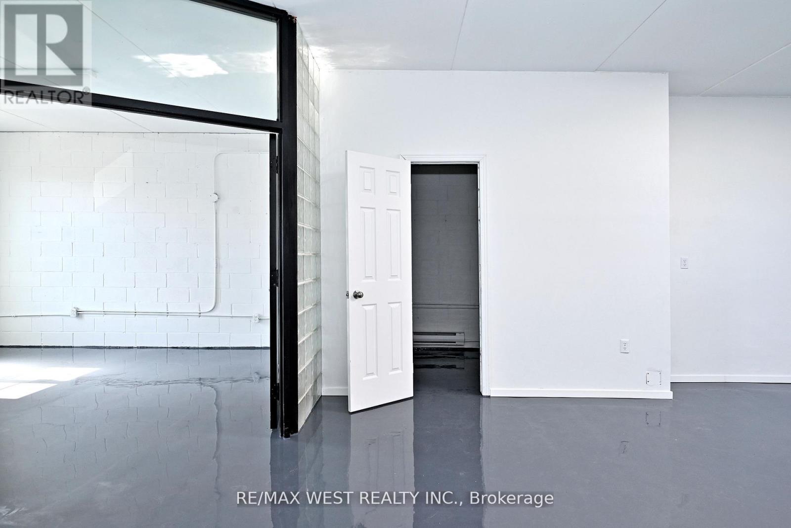 Upper - 31 Atlantic Avenue, Toronto, Ontario  M6K 3E7 - Photo 29 - C13839438