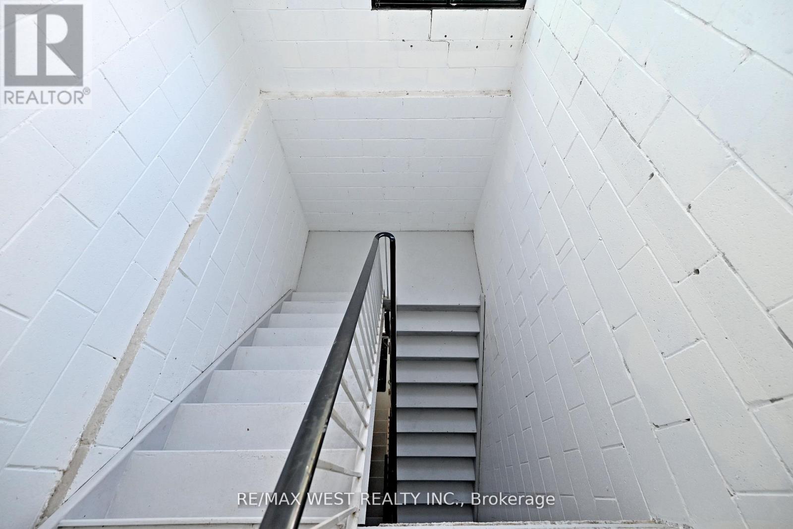 Upper - 31 Atlantic Avenue, Toronto, Ontario  M6K 3E7 - Photo 36 - C13839438