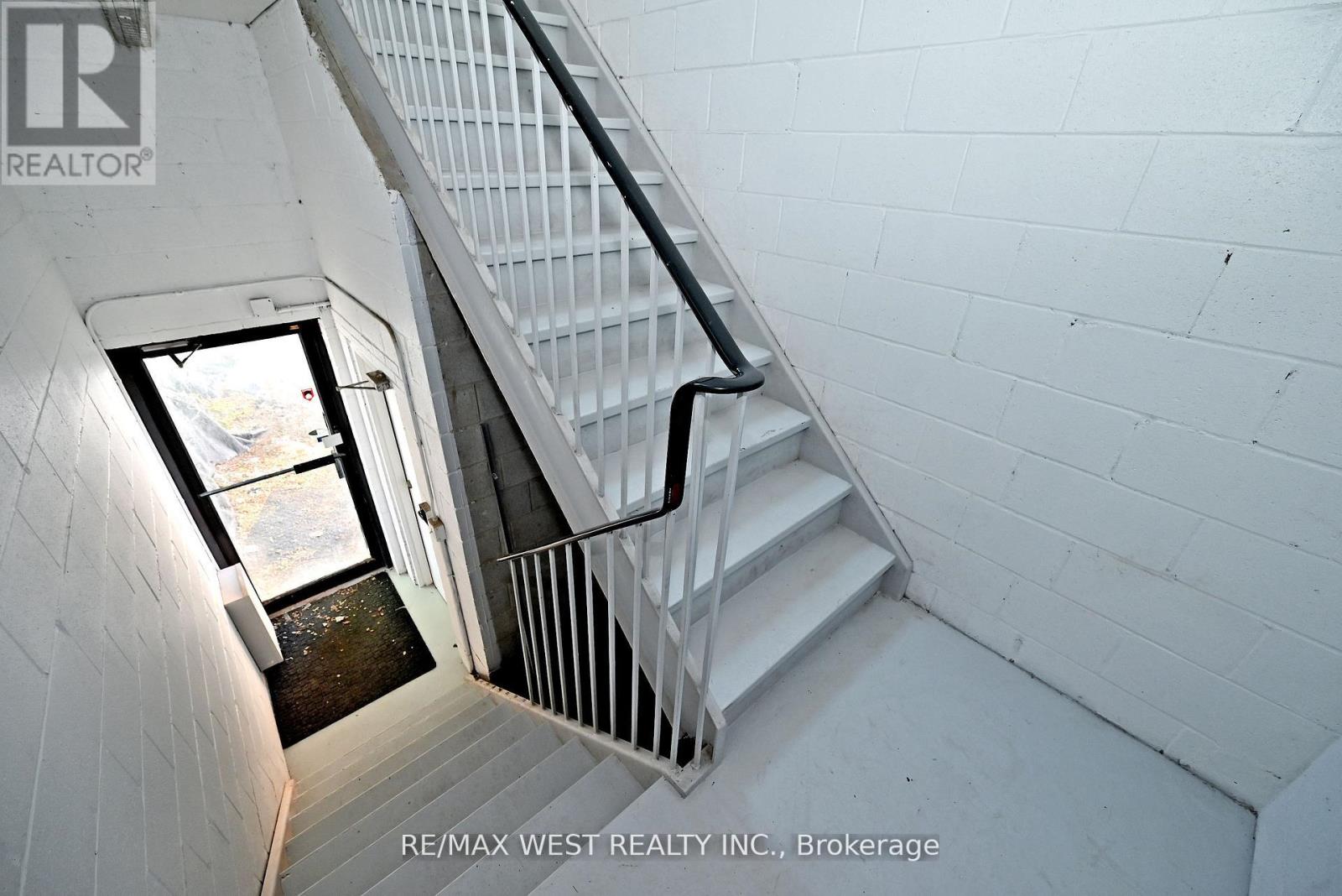 Upper - 31 Atlantic Avenue, Toronto, Ontario  M6K 3E7 - Photo 38 - C13839438