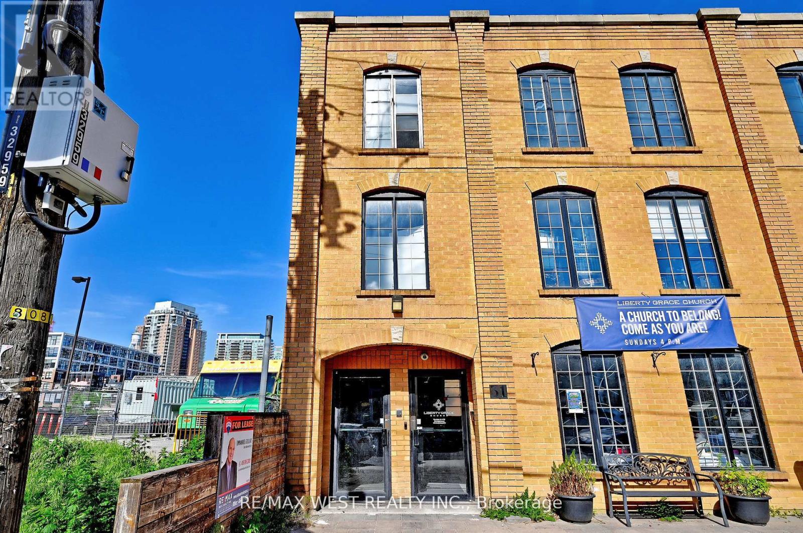 Upper - 31 Atlantic Avenue, Toronto, Ontario  M6K 3E7 - Photo 4 - C13839438