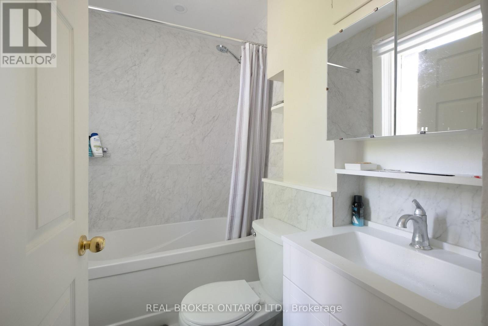 33 Atlas Avenue, Toronto (Humewood-Cedarvale), Ontario  M6C 3N8 - Photo 19 - C13839452