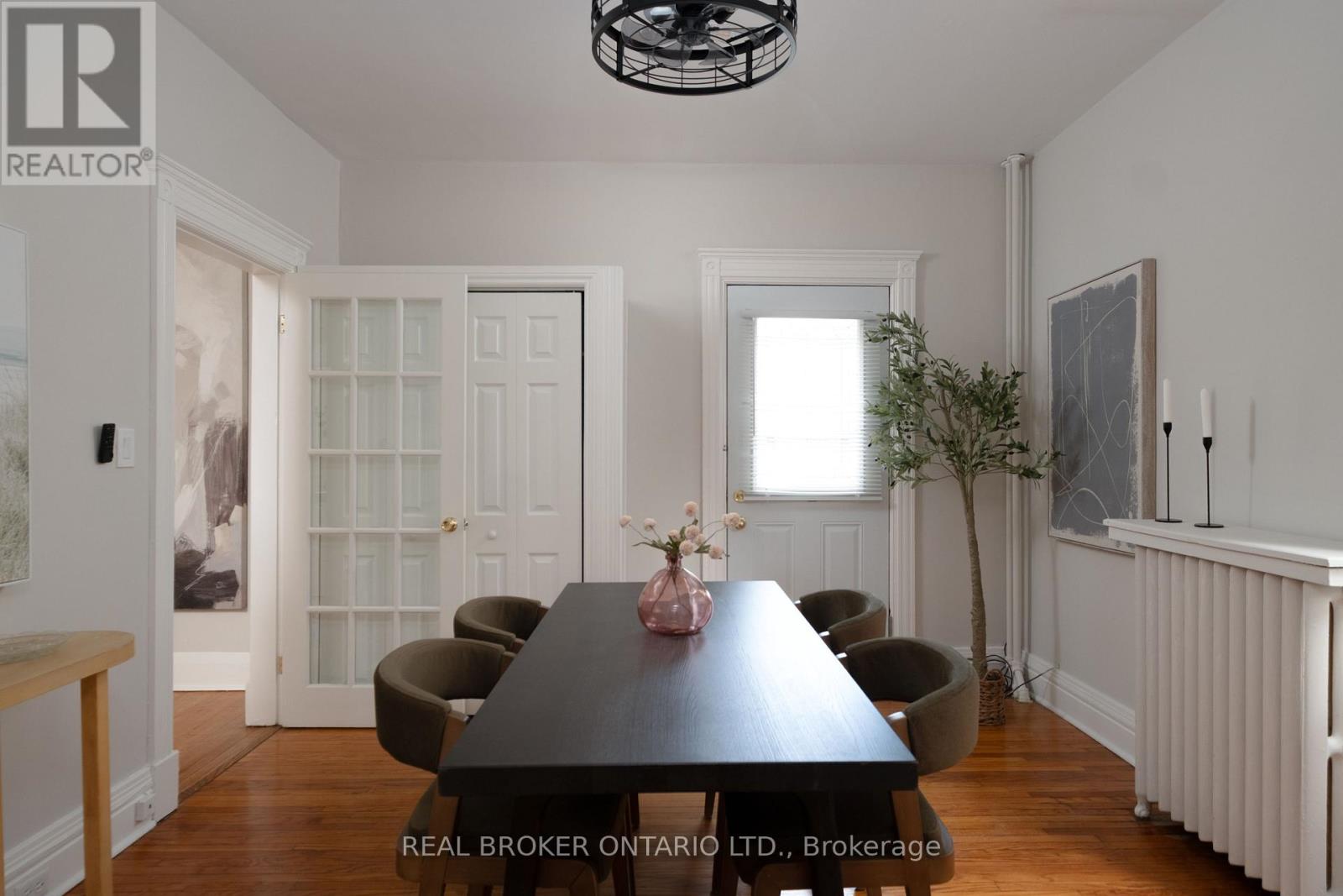 33 Atlas Avenue, Toronto (Humewood-Cedarvale), Ontario  M6C 3N8 - Photo 6 - C13839452