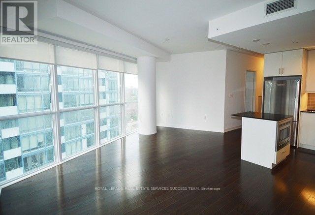 2004 - 1 The Esplanade, Toronto (Waterfront Communities), Ontario  M5E 0A8 - Photo 2 - C13839474