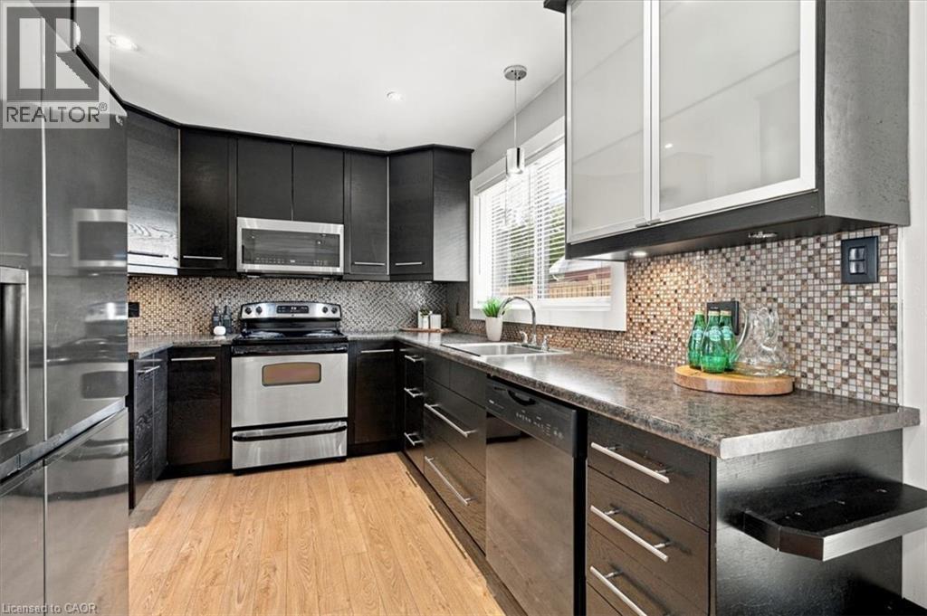 340 Duncombe Drive, Burlington, Ontario  L7L 4M1 - Photo 14 - 40859996