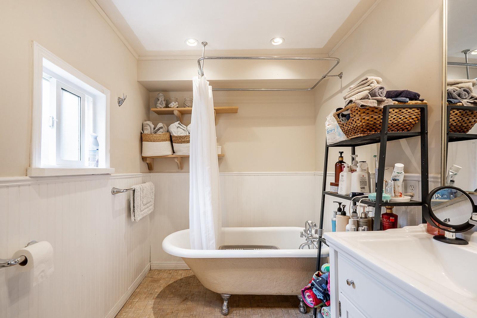 338 BALSAM STREET|Cultus Lake North