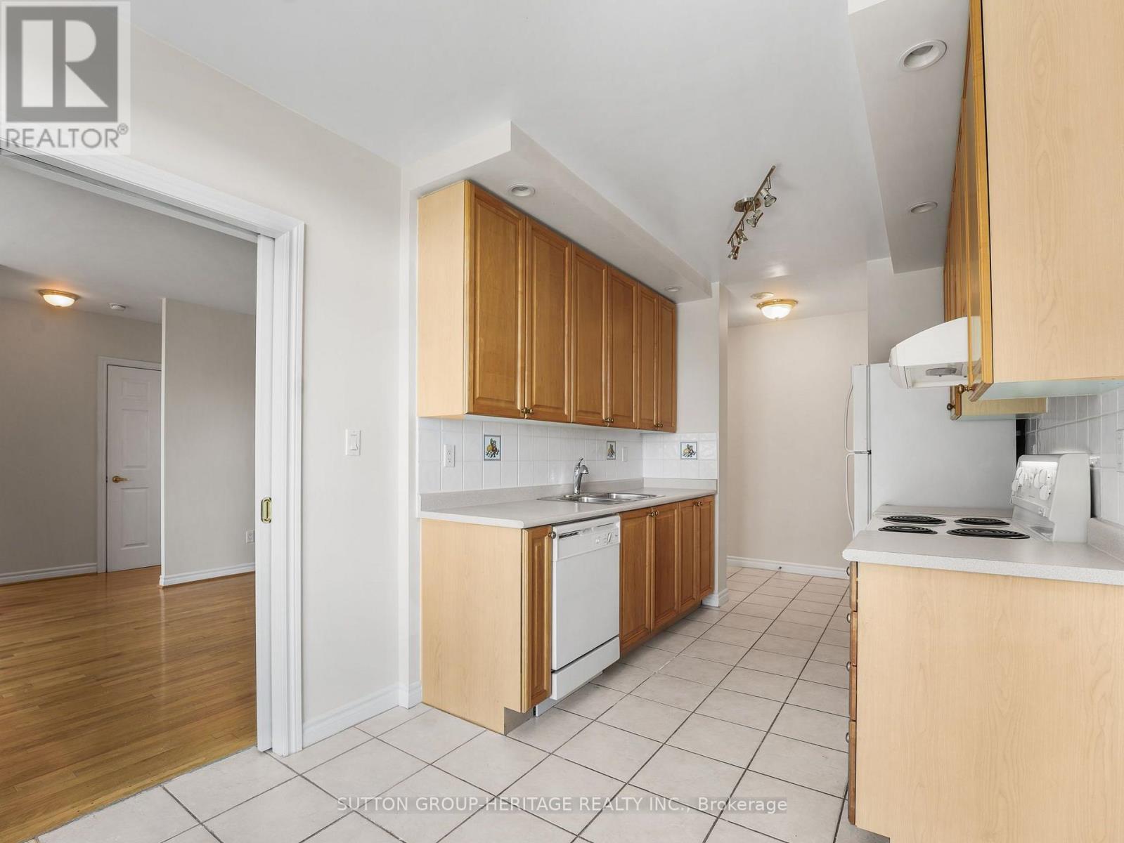 Ph 69 - 123 Omni Drive, Toronto, Ontario  M1P 5A6 - Photo 17 - E13839368