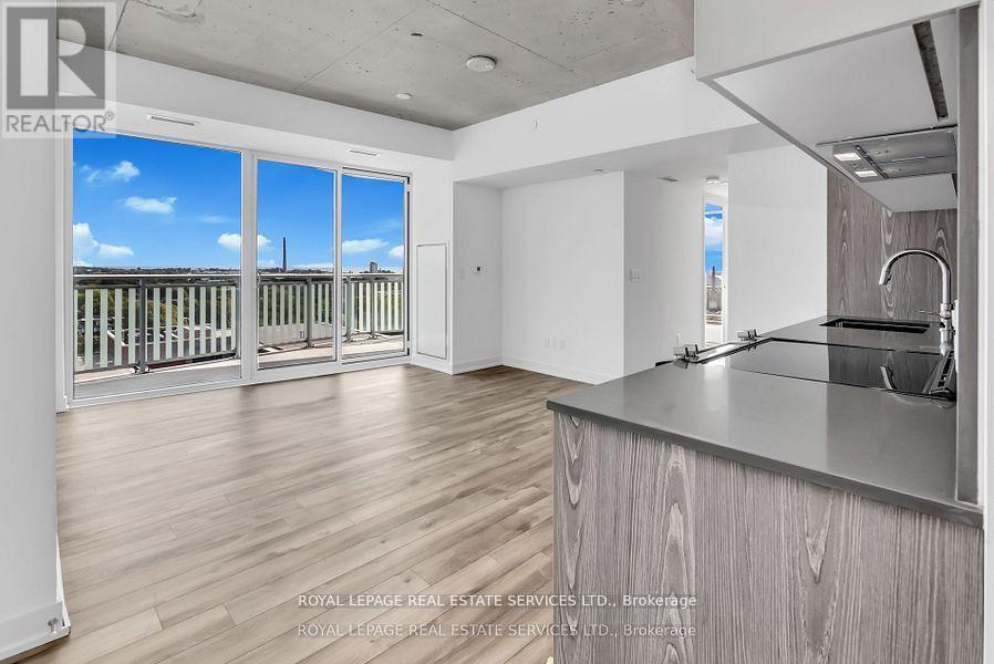 1310 - 45 Baseball Place, Toronto, Ontario  M4M 0H1 - Photo 2 - E13839426