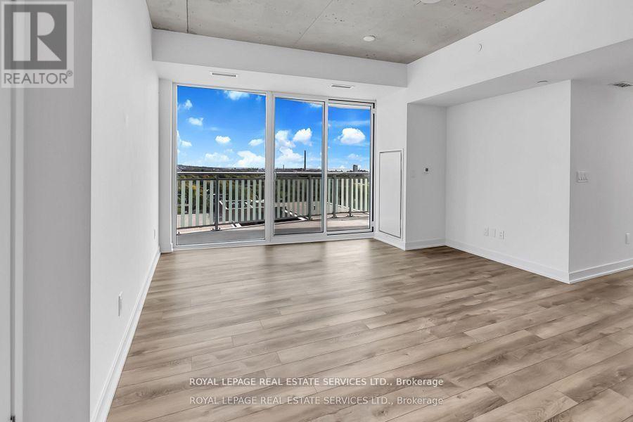 1310 - 45 Baseball Place, Toronto, Ontario  M4M 0H1 - Photo 3 - E13839426