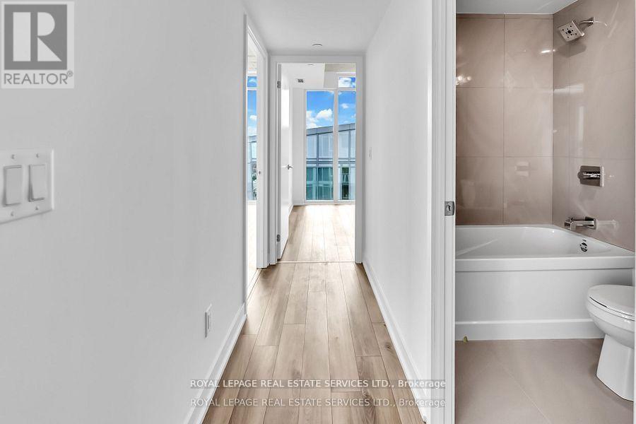 1310 - 45 Baseball Place, Toronto, Ontario  M4M 0H1 - Photo 7 - E13839426