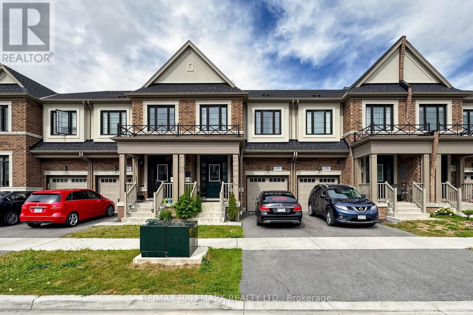 37 VELVET DRIVE, Oshawa, Ontario