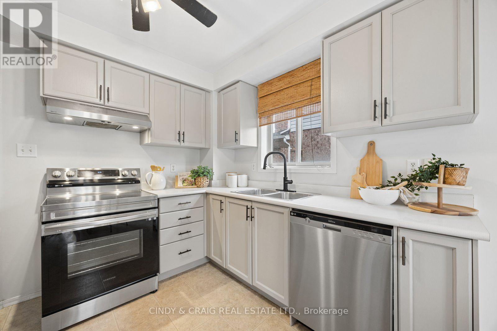 1550 Fieldgate Drive, Oshawa, Ontario  L1K 2L5 - Photo 6 - E13839616