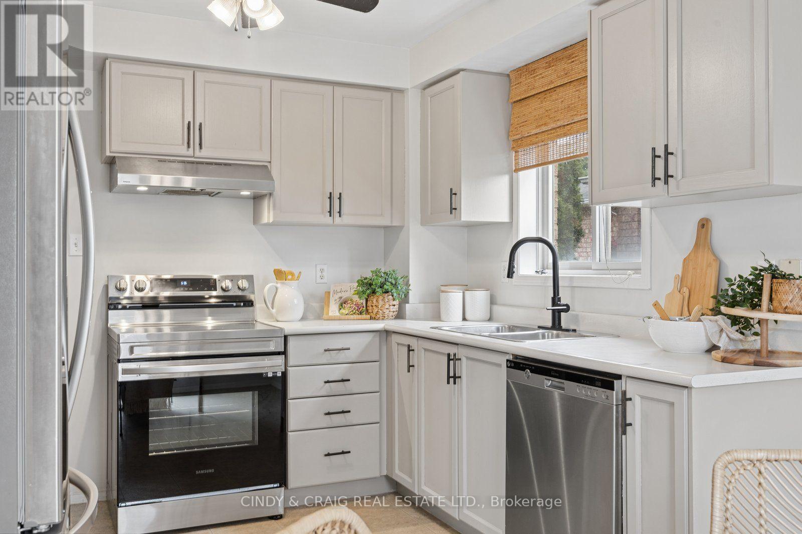 1550 Fieldgate Drive, Oshawa, Ontario  L1K 2L5 - Photo 7 - E13839616