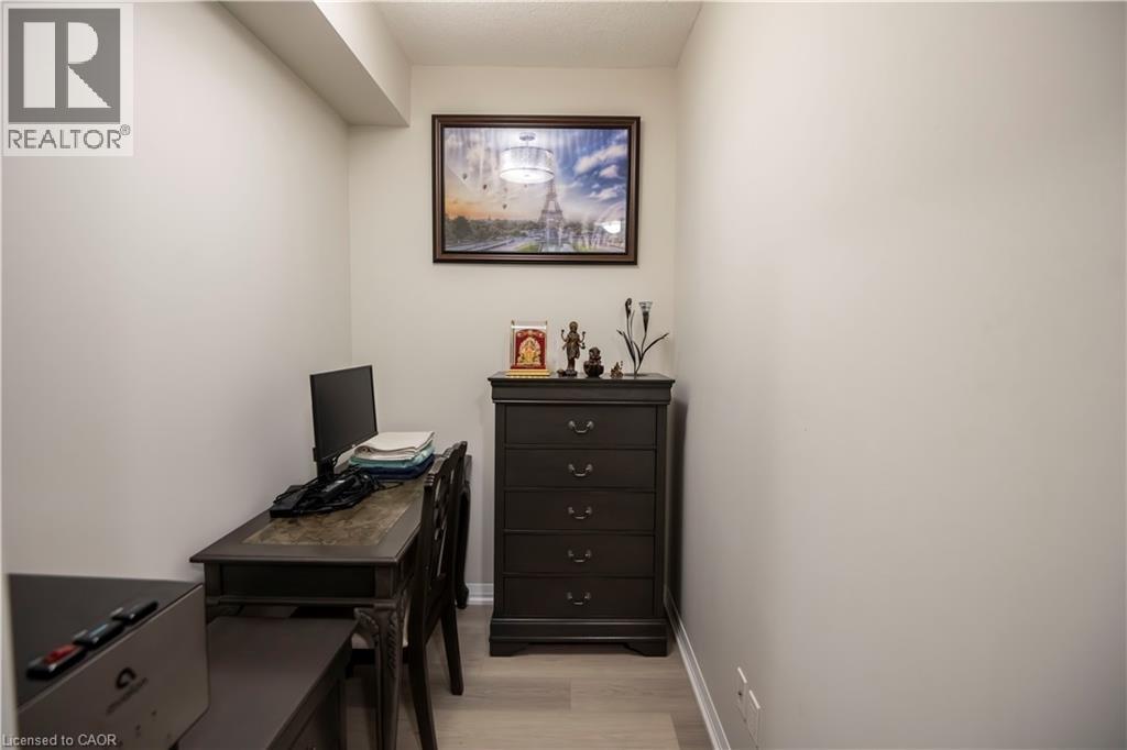 75 Eglinton Avenue W Unit# 1601, Mississauga, Ontario  L5R 0E5 - Photo 11 - 40853343