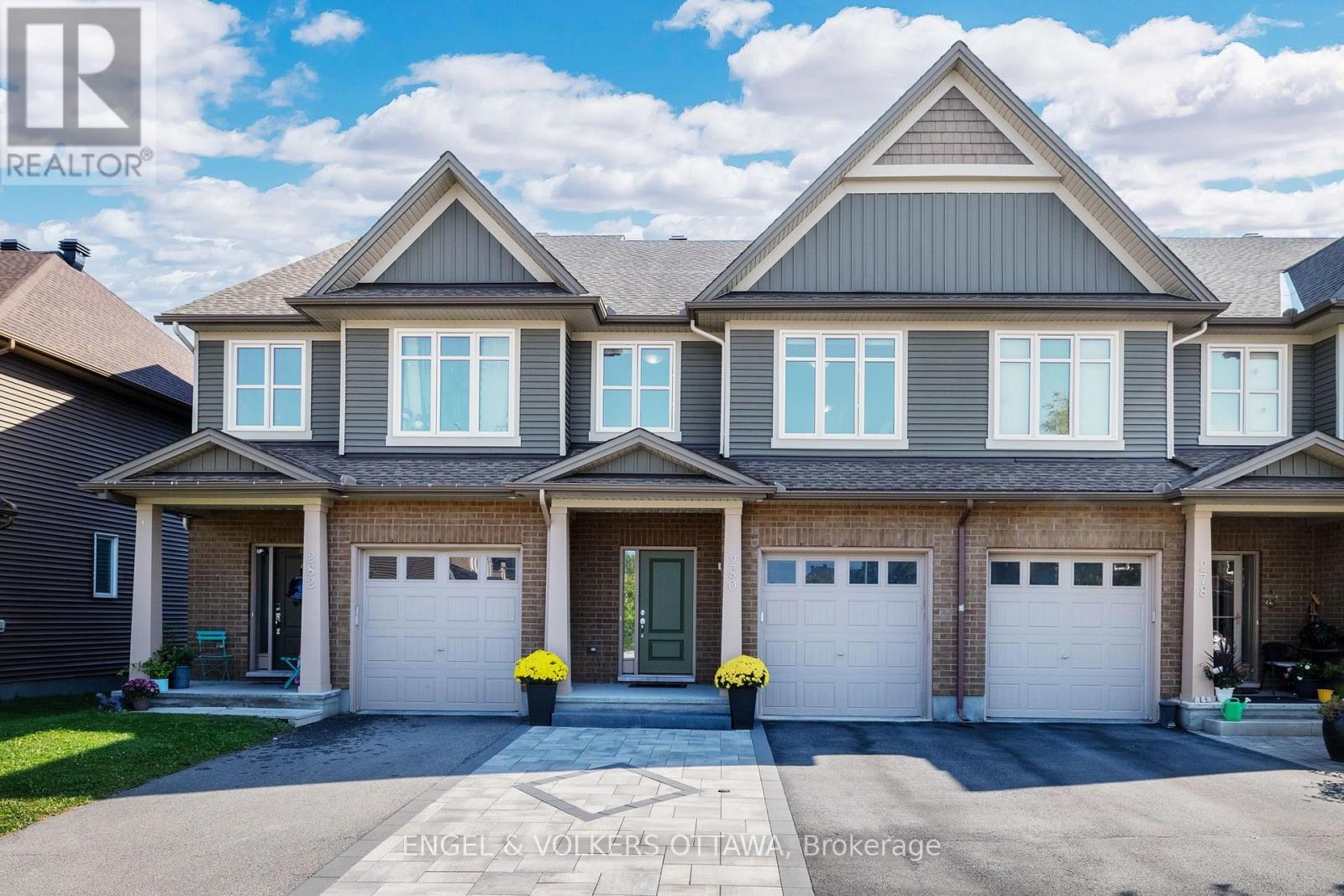 280 Wood Acres Grove, Ottawa, Ontario