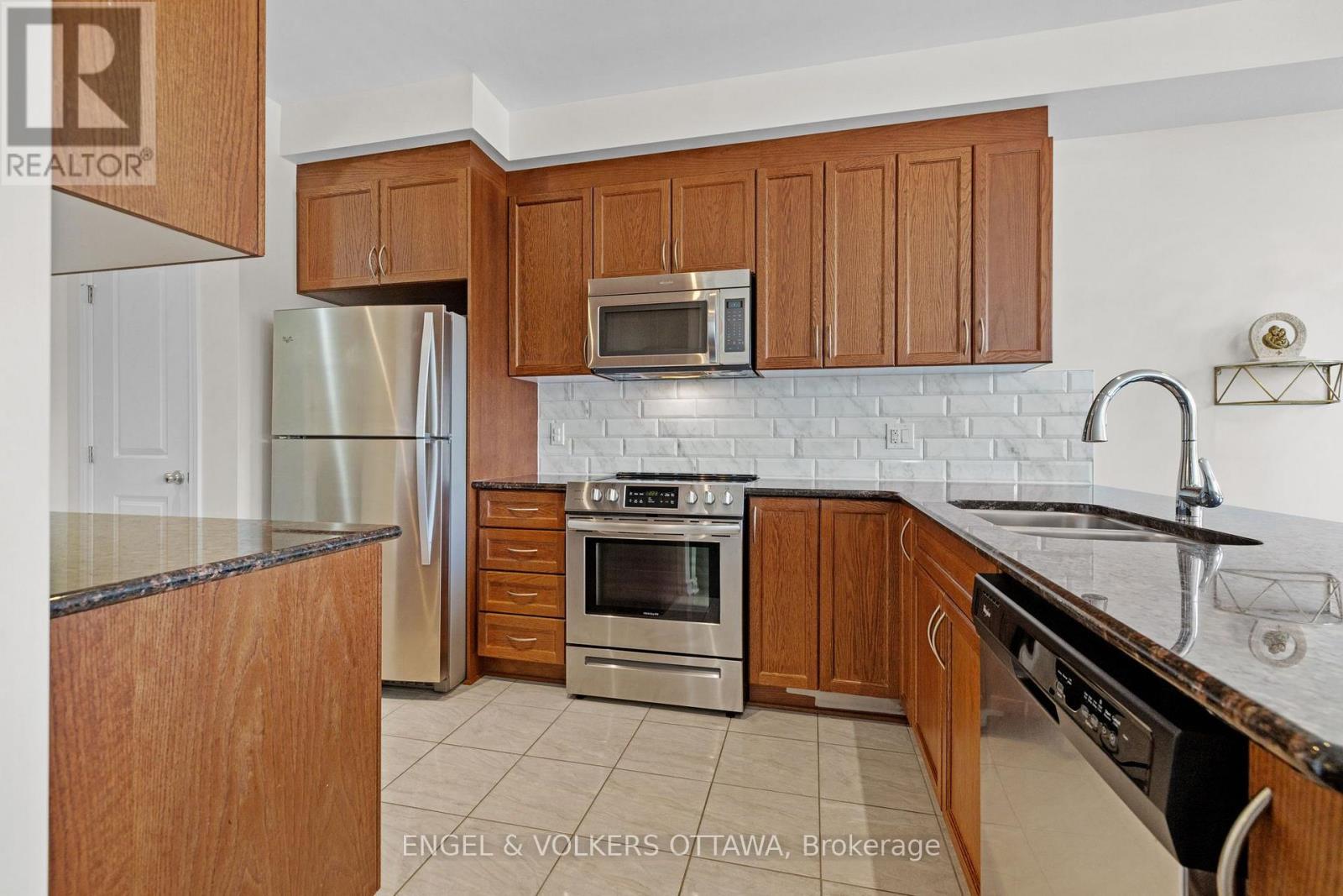 280 Wood Acres Grove, Ottawa, Ontario  K1T 0M4 - Photo 15 - X13839450