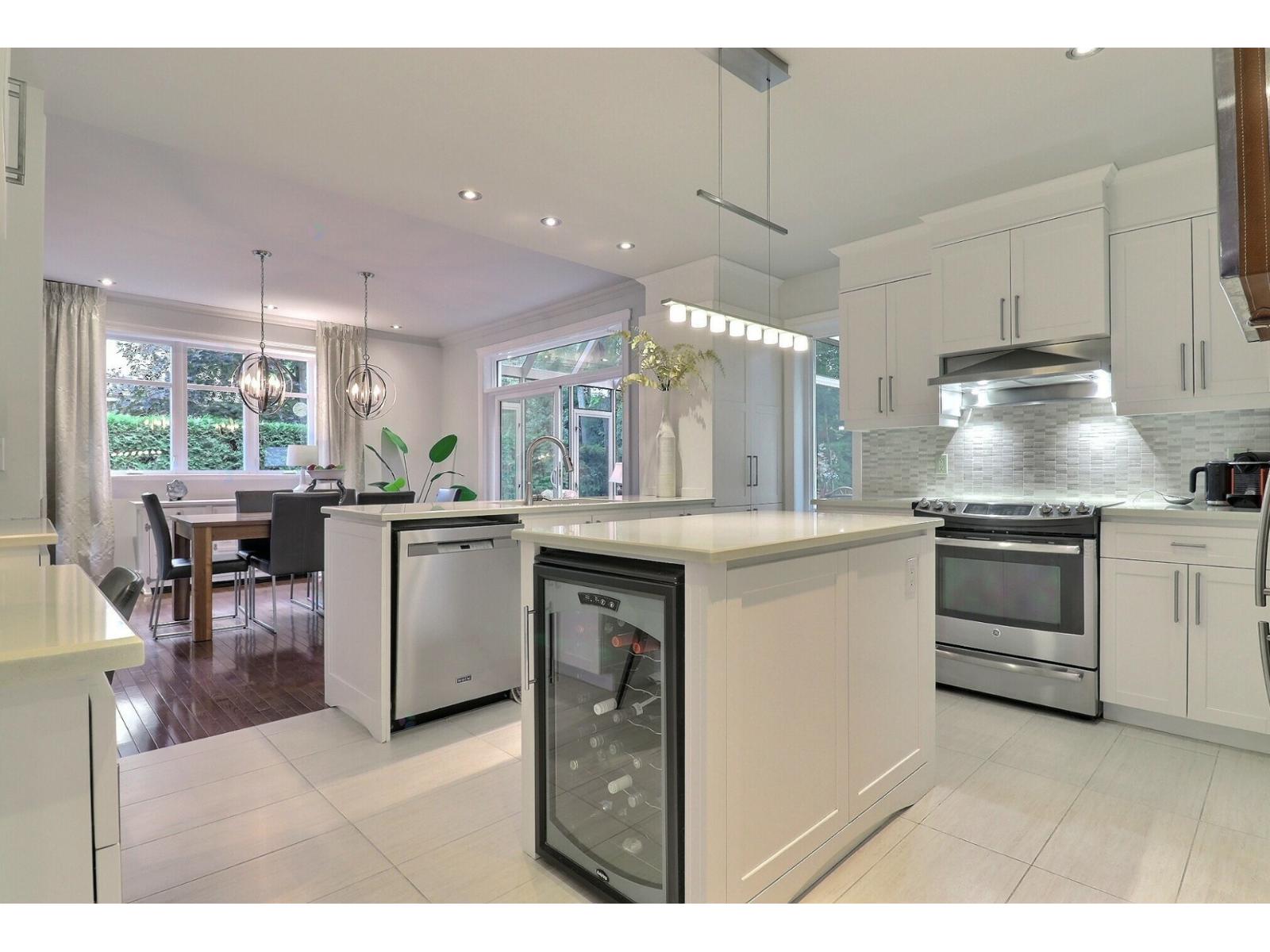 9 Av. des Iris Notre-Dame-des-Prairies Quebec Canada J6E9J5 3