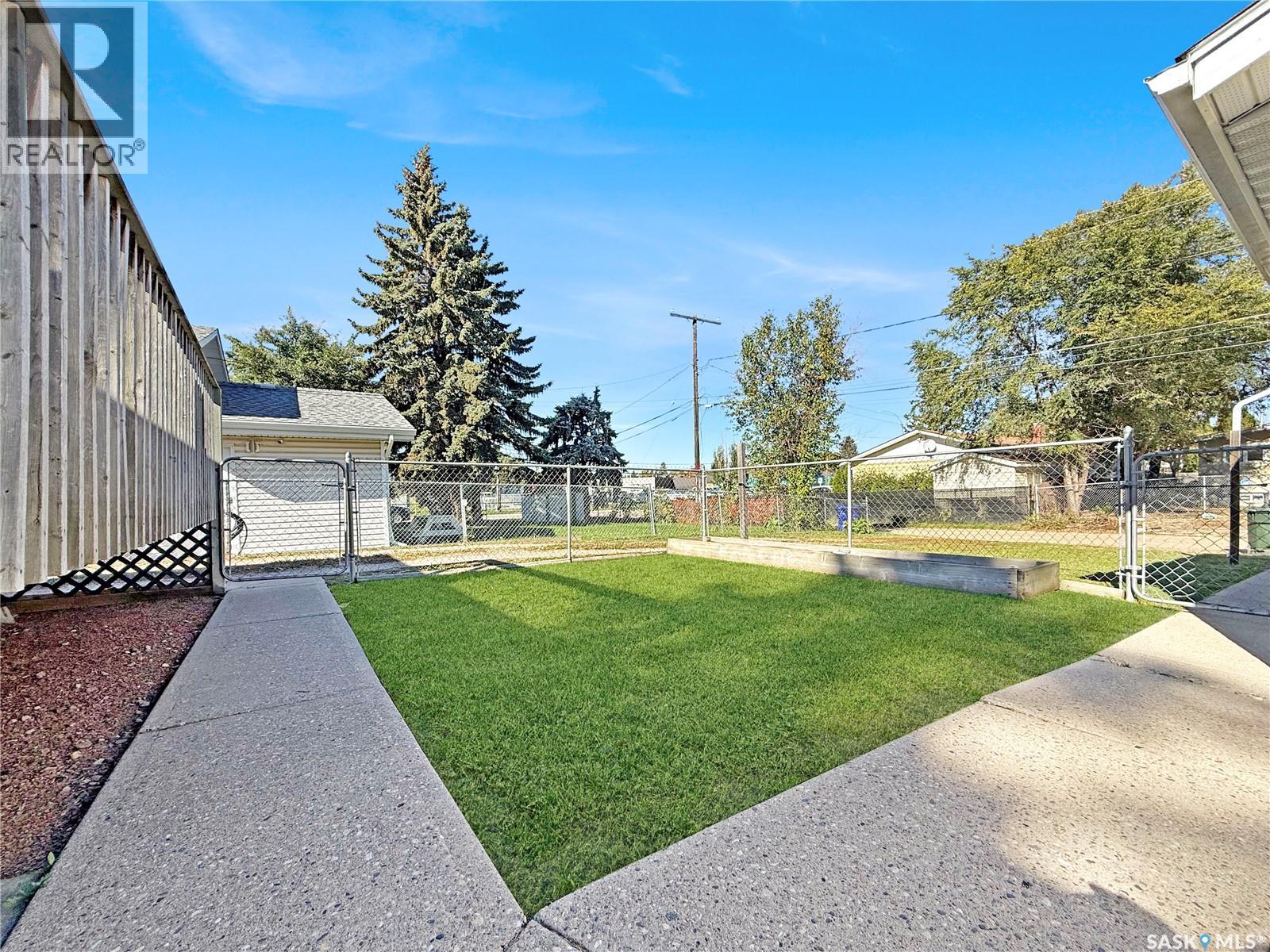 384 28th Street W, Prince Albert, Saskatchewan  S6V 4S9 - Photo 31 - SK049821