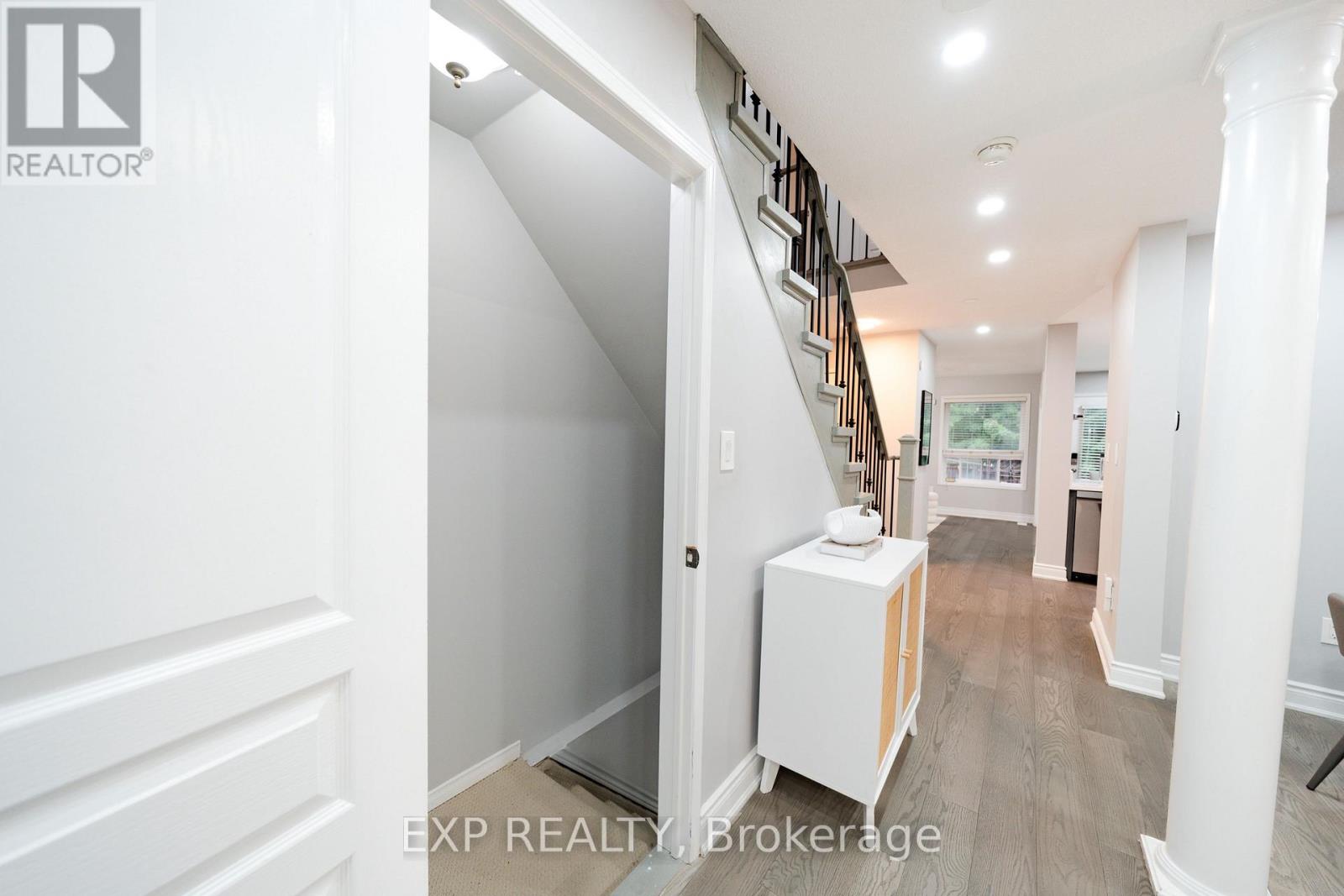 2276 Fairmount Drive, Oakville, Ontario  L6M 5J6 - Photo 40 - W13839424