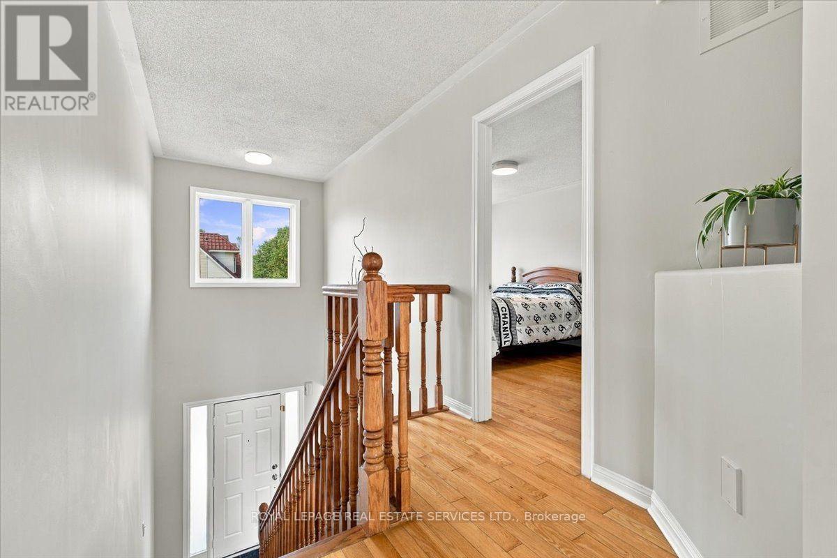 5180 Oakley Drive, Burlington, Ontario  L7L 6N1 - Photo 15 - W13839570