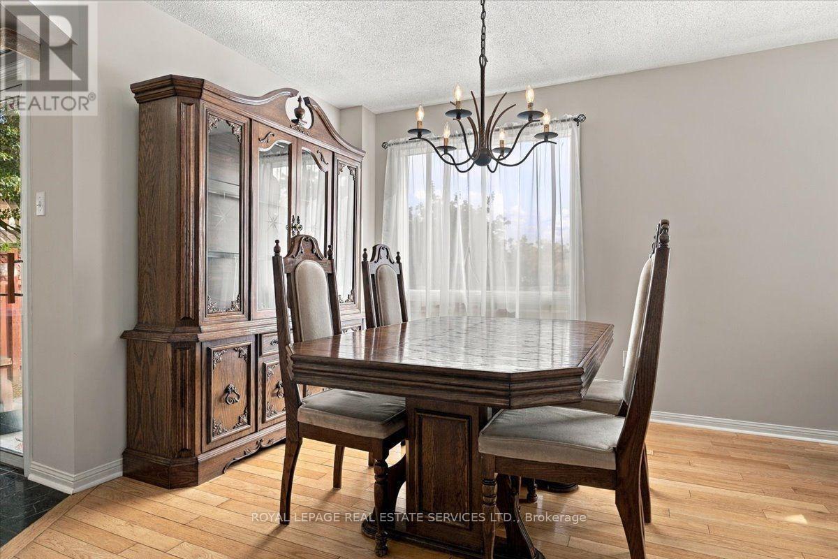 5180 Oakley Drive, Burlington, Ontario  L7L 6N1 - Photo 9 - W13839570