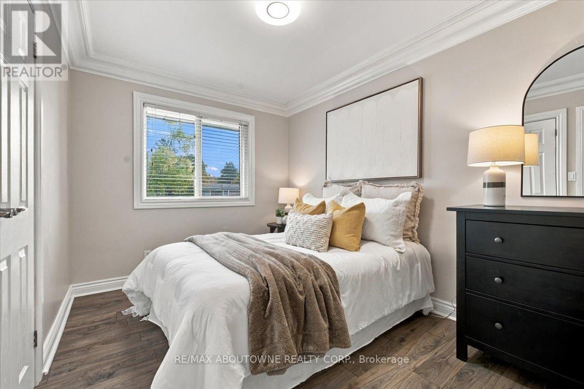 340 Duncombe Drive, Burlington, Ontario  L7L 4M1 - Photo 22 - W13839578